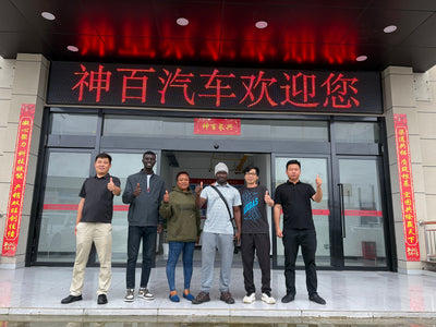 Ghanaian Client Visited Our Factory & Ordered SINOTRUK HOWO 8×4 Truck with 25-ton Folding Crane