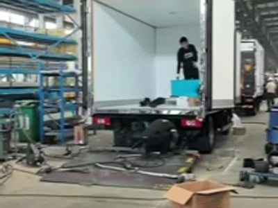 New batch of refrigerated trucks ready for overseas delivery🧊