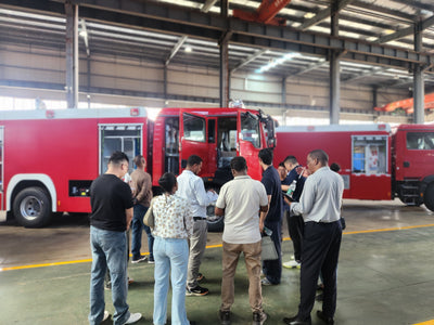 Welcome overseas customers to visit Shenbai Fire Truck Production Workshop🚒