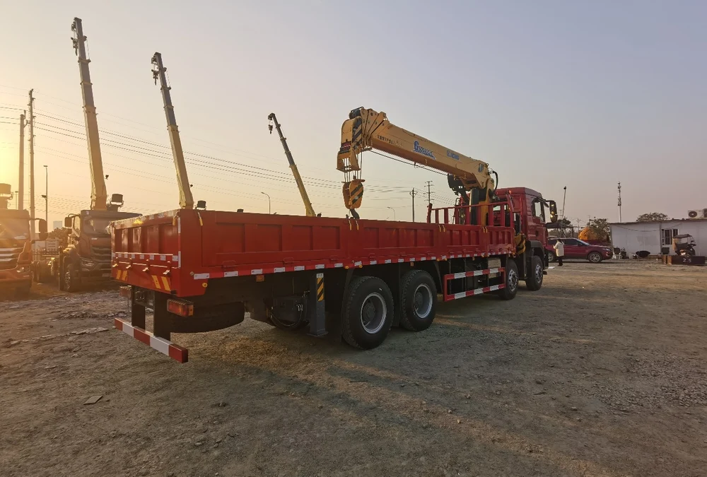 Howo XCMG 16-ton 5-section arm Truck mounted Crane - View 5 - SHENBAI Auto