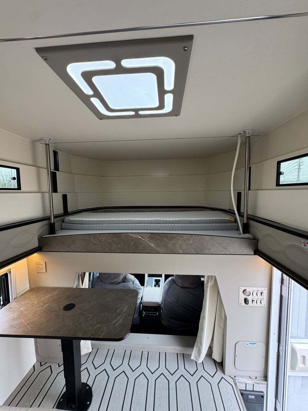 Chengli Yashutte Changan Hunter Dielan Pop-Up Roof RV — EREV 4WD Hardcore - View 3 - SHENBAI Auto