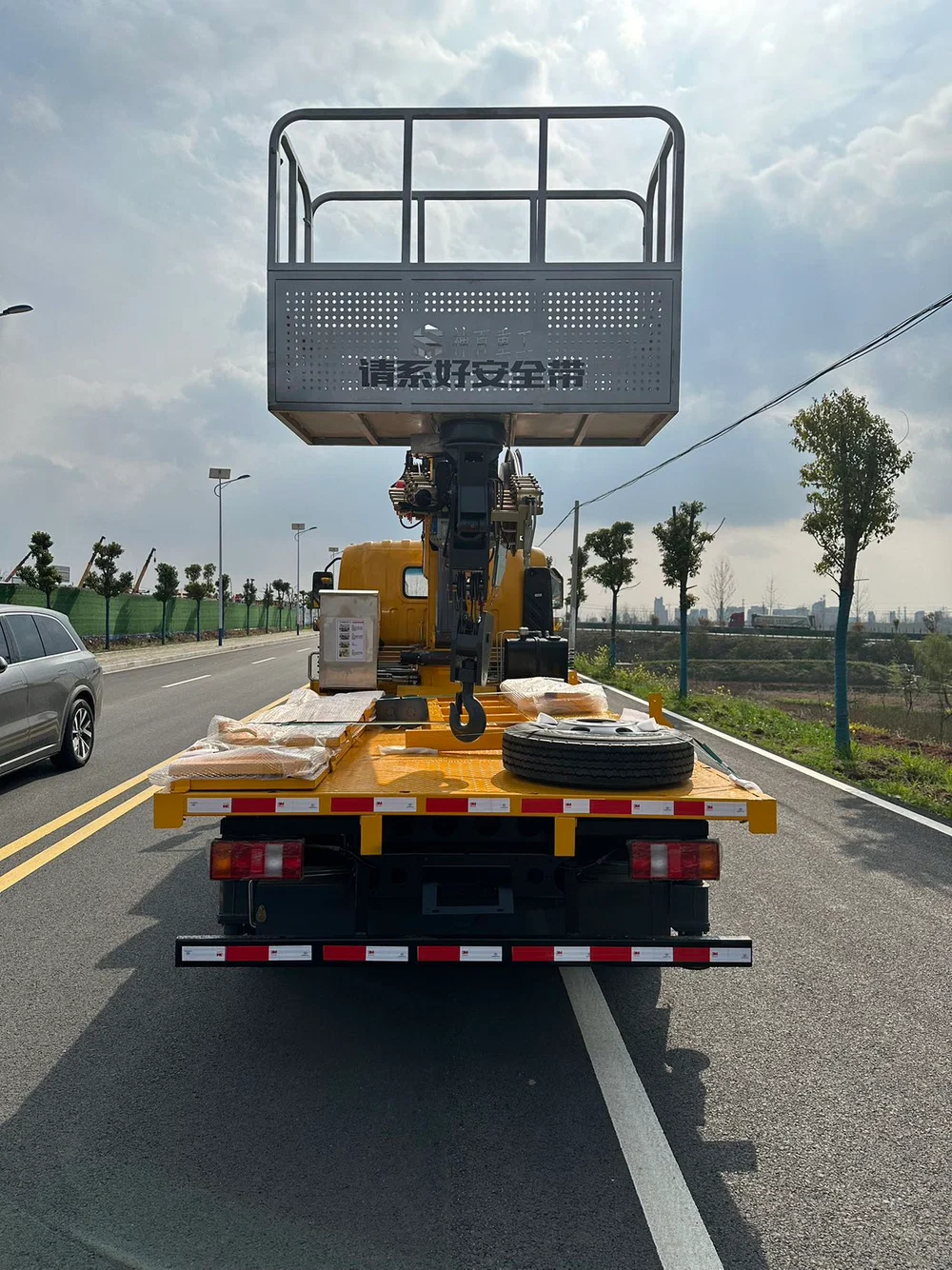 Sinotruk Howo 20-meter three-in-one multi-functional aerial work platform truck - View 5 - SHENBAI Auto