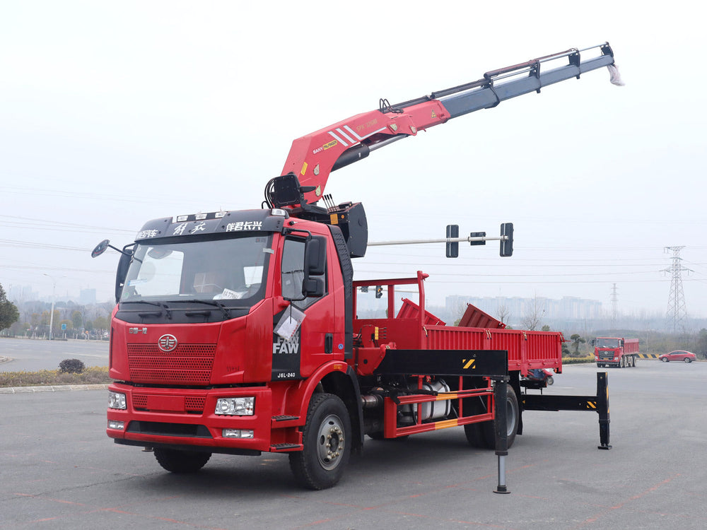 Jiefang 4*2 Sany 16-ton folding boom crane