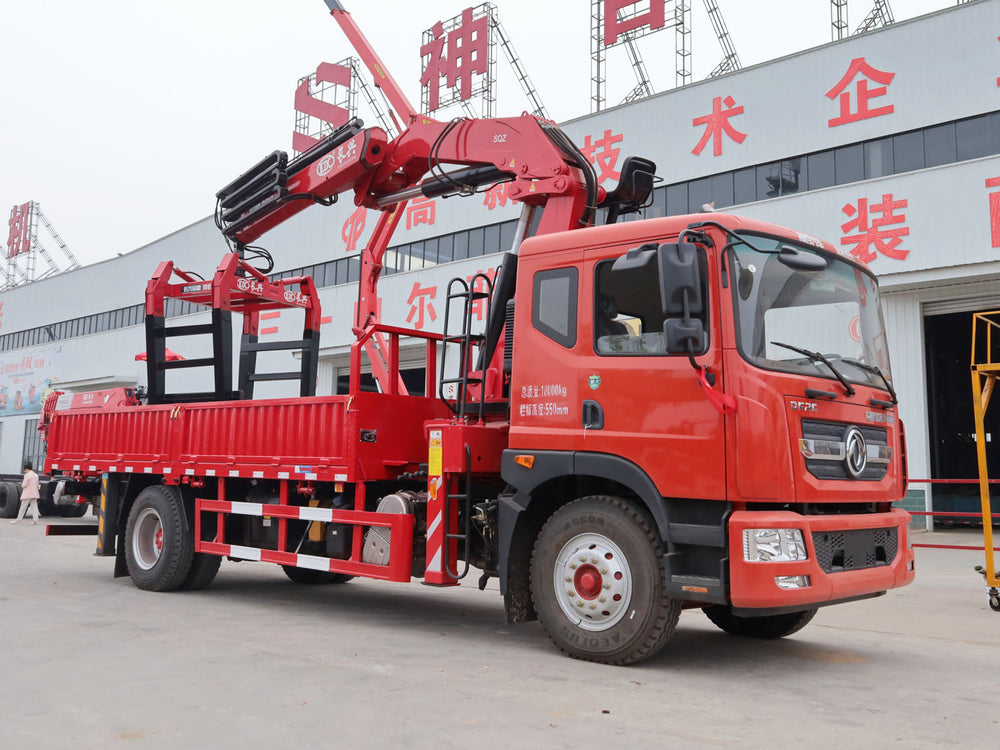 Dongfeng 4*2 changxing 8-ton Knuckle Boom Truck Crane