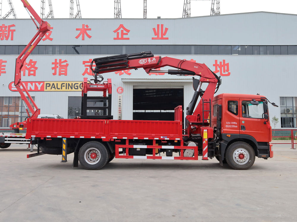 Dongfeng 4*2 changxing 8-ton Knuckle Boom Truck Crane