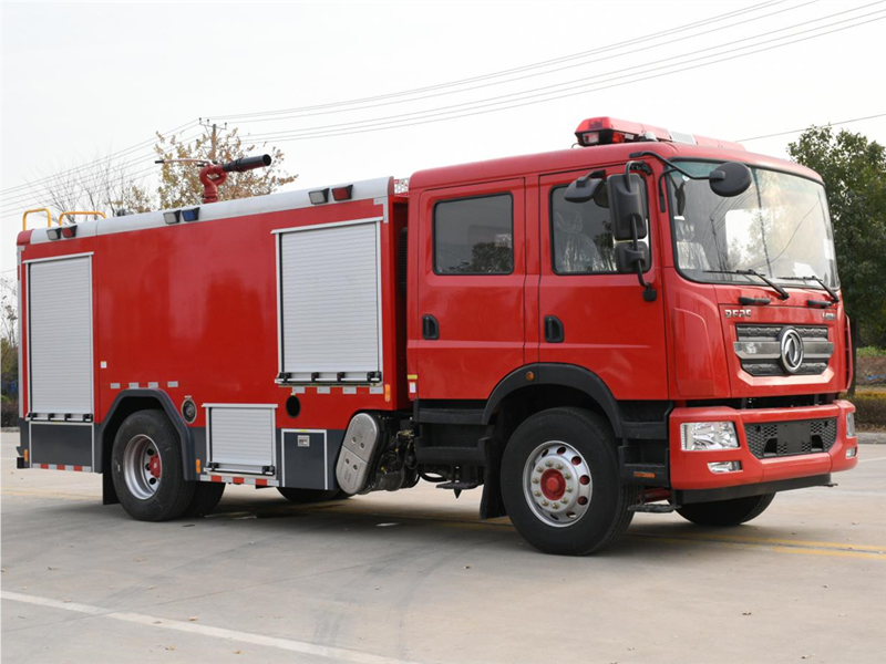 DONGFENG 8 TON WATER TANK FIRE TRUCK