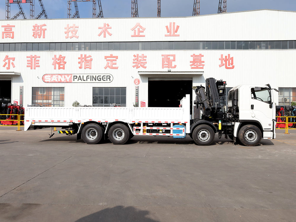 Isuzu 8x4 changxing 16-ton folding boom truck crane