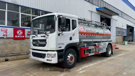 شاحنة نقل مواد كيميائية سائلة بسعة 10 أمتار مكعبة