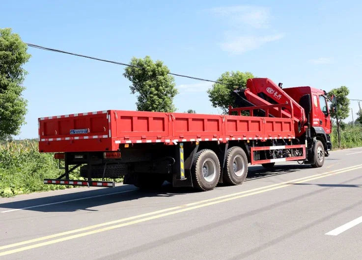 Dongfeng 6×4 changxing 10T Knuckle Boom Crane
