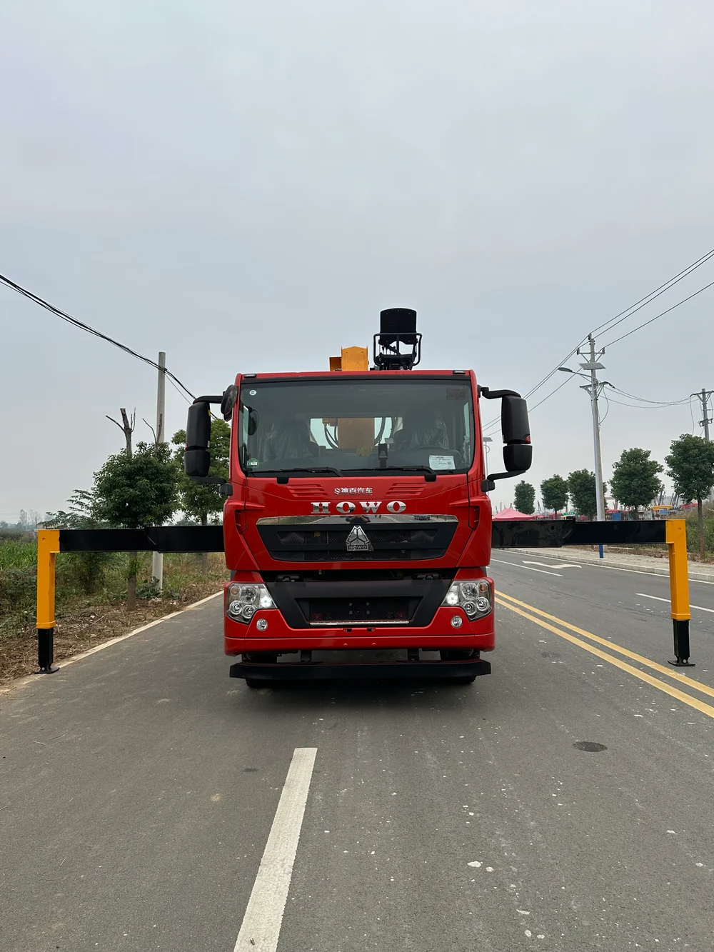 Howo 4×2 Shimei 8-ton 6-section Boom Truck Mounted Crane - View 4 - SHENBAI Auto