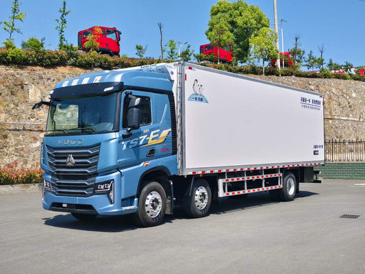 HOWO 6×2 30T Super Heavy Refrigerated Truck for Long Haul Cold Chain