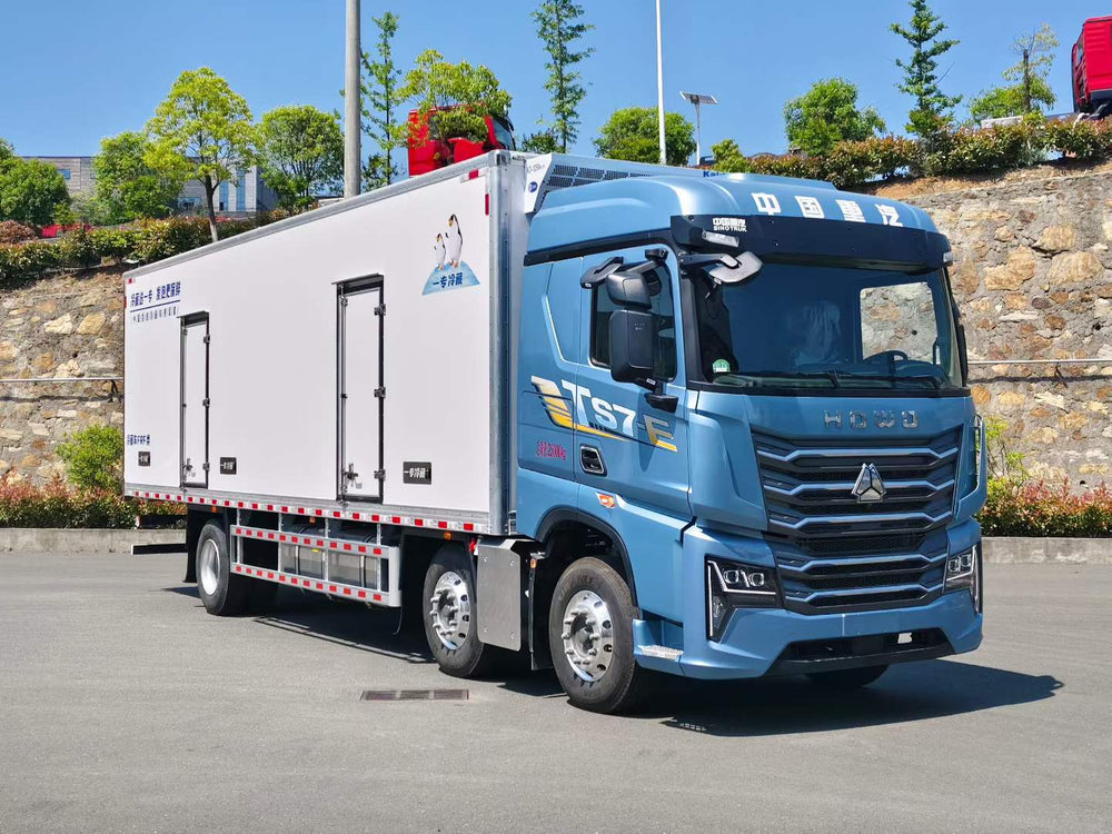 HOWO 6×2 30T Super Heavy Refrigerated Truck for Long Haul Cold Chain