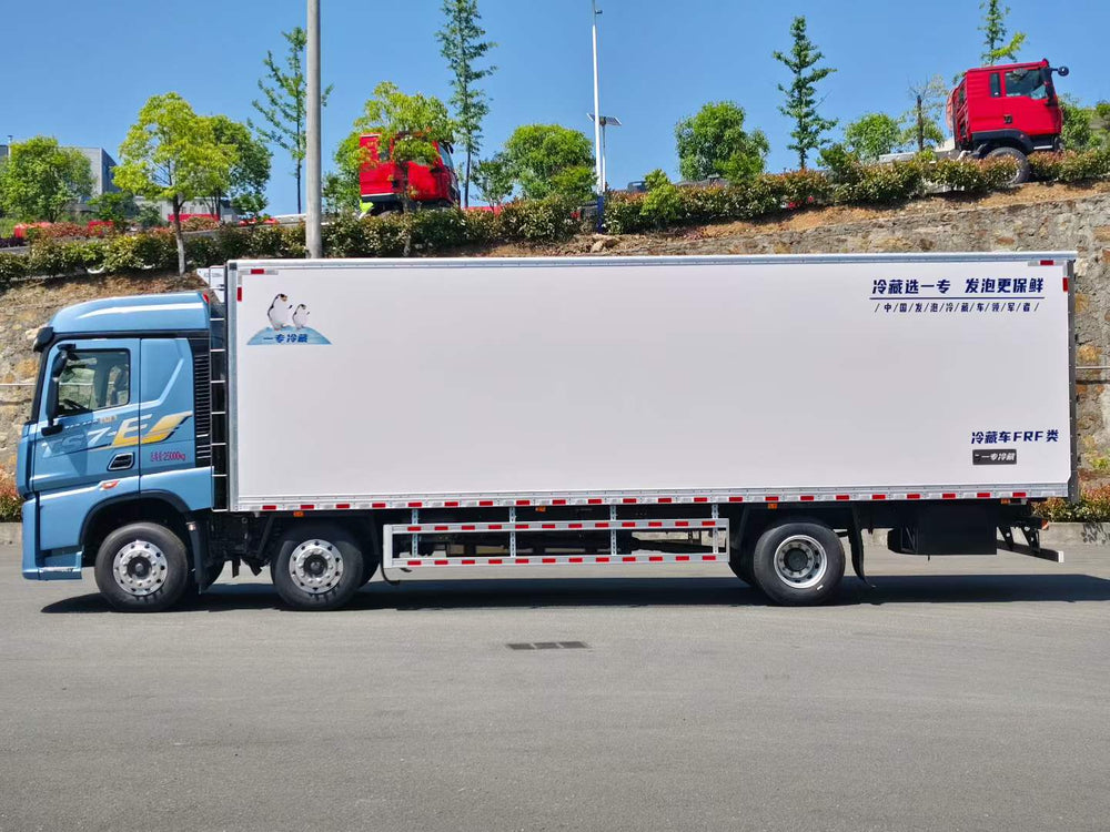 HOWO 6×2 30T Super Heavy Refrigerated Truck for Long Haul Cold Chain