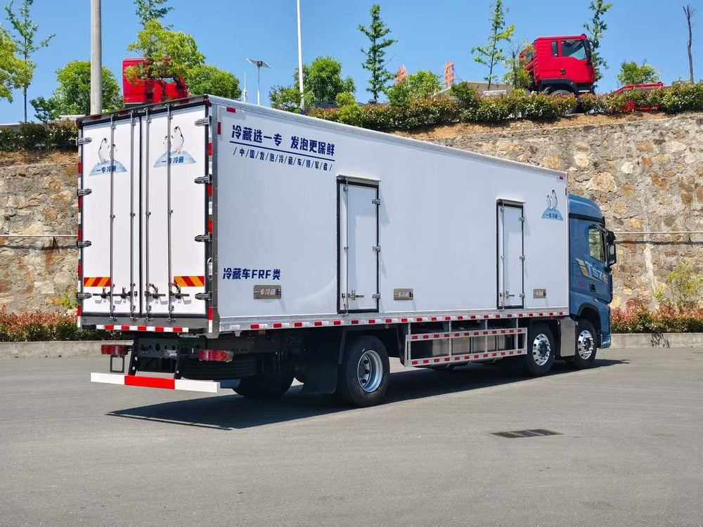 HOWO 6×2 30T Super Heavy Refrigerated Truck for Long Haul Cold Chain
