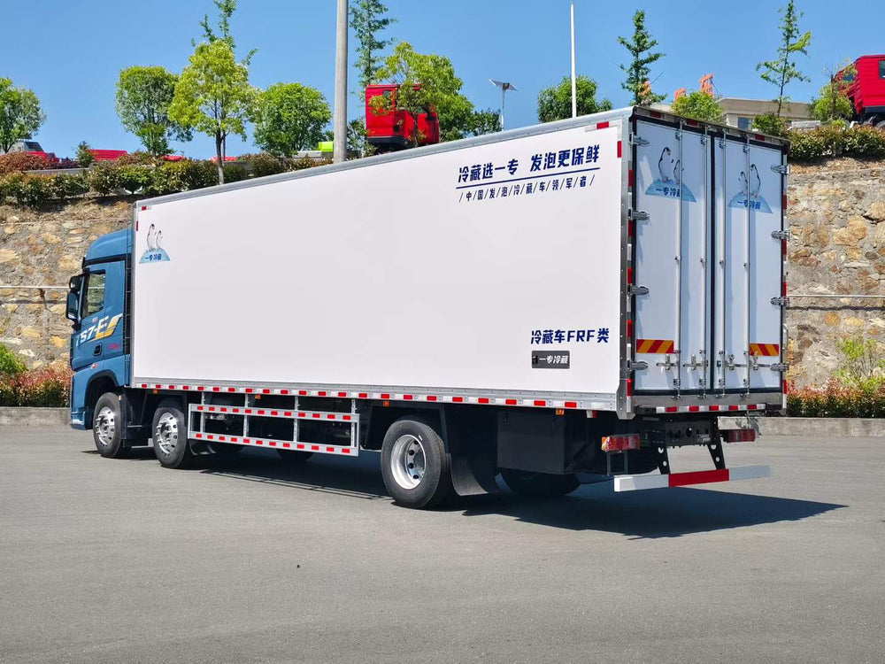 HOWO 6×2 30T Super Heavy Refrigerated Truck for Long Haul Cold Chain
