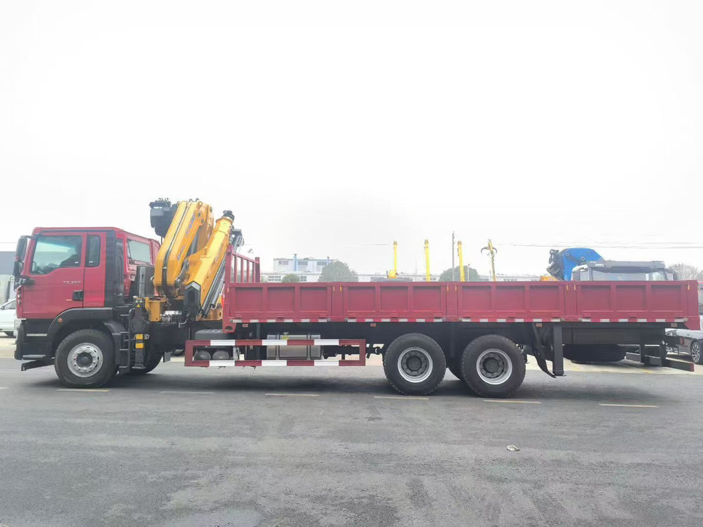 Sinotruk Howo TX 12T XCMG Folding Boom Lorry Crane