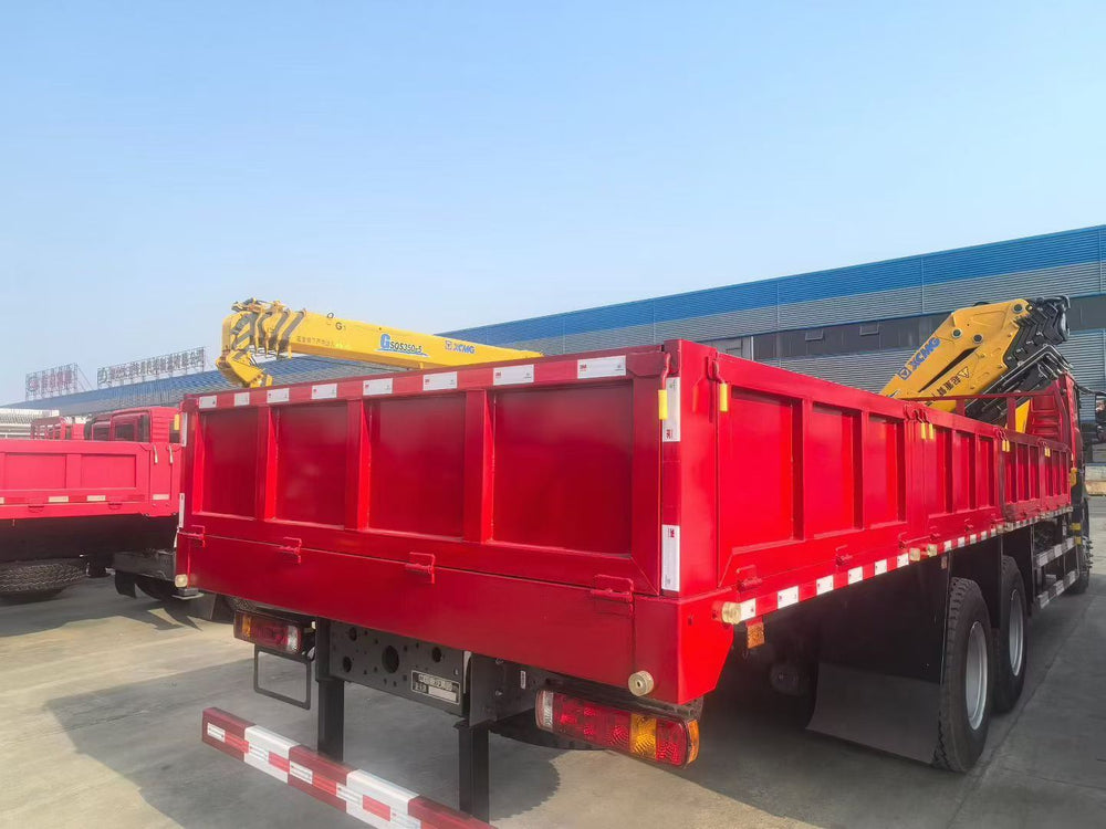 Sinotruk Howo TX 12T XCMG Folding Boom Lorry Crane