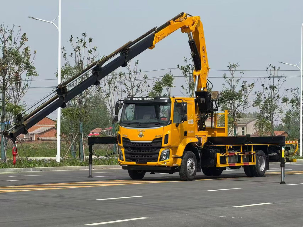 Dongfeng Liuzhou 16T Changxing Folding Boom Lorry Crane