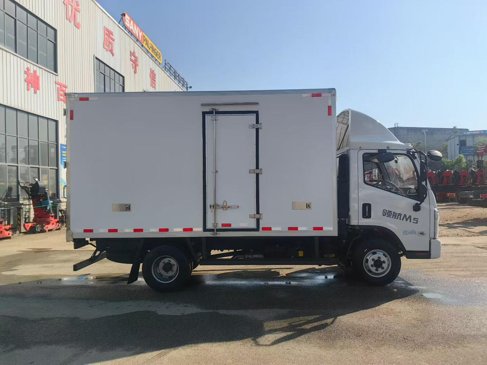 Foton Linghang M5 Refrigerated Truck (Quanchai 150HP)
