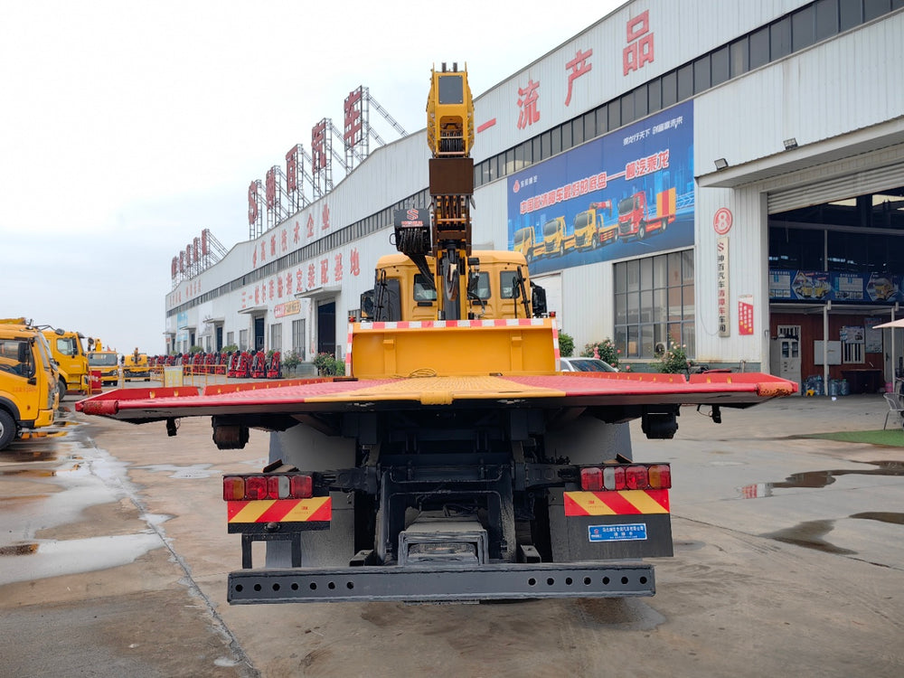 Sitrak 23 Ton Wrecker With Crane
