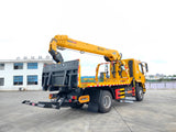 Dongfeng Short Wheelbase Wrecker With Crane
