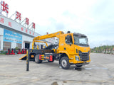 Dongfeng Short Wheelbase Wrecker With Crane
