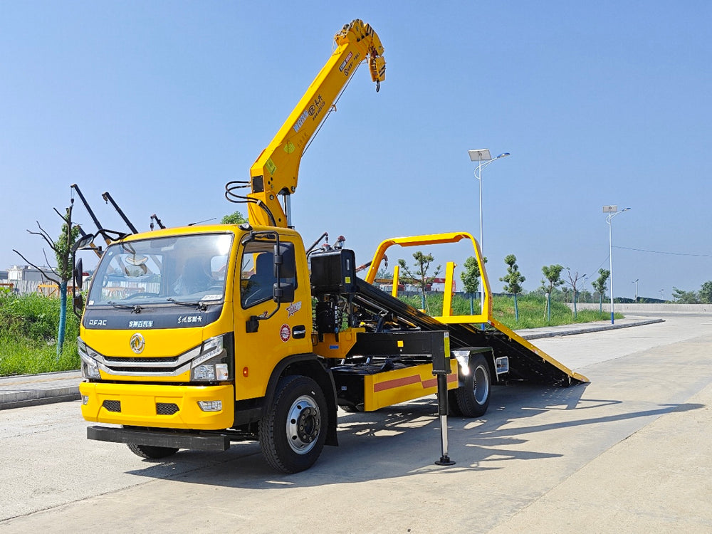 Dongfeng Dolica 4400 Wheelbase Wrecker Truck With Crane