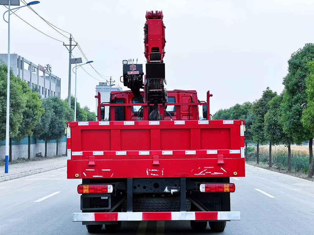 HOWO Changxing 8-ton 6-section Boom Truck Mounted Crane