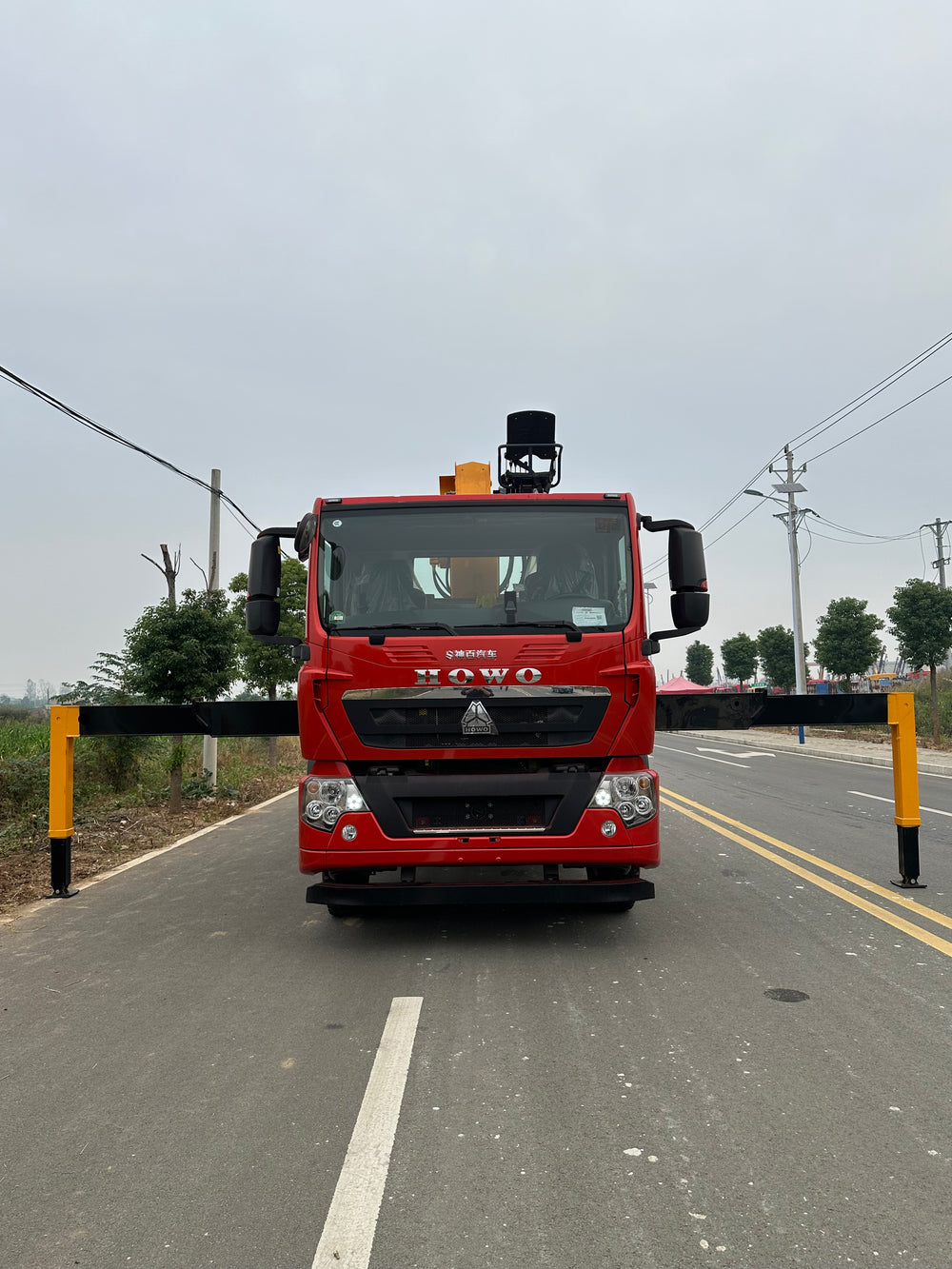 Howo 4×2 Shimei 8-ton 6-section Boom Truck Mounted Crane