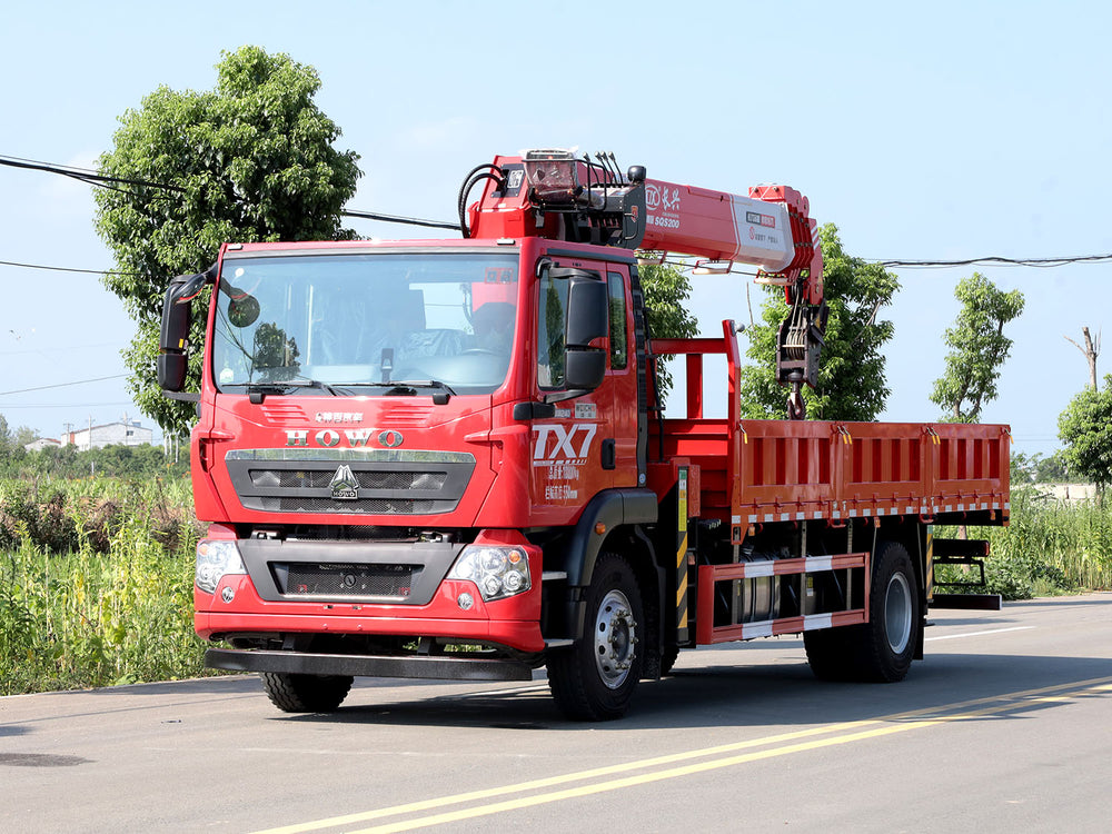 Howo 4×2 Changxing 8-ton 5-section Boom Truck Mounted Crane