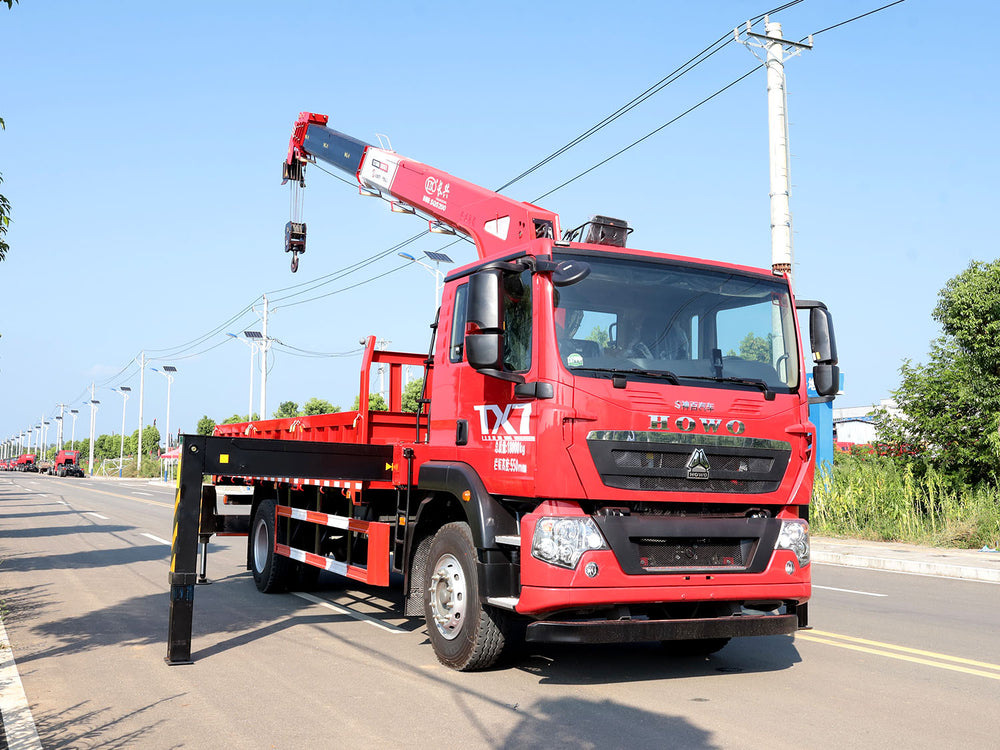 Howo 4×2 Changxing 8-ton 5-section Boom Truck Mounted Crane
