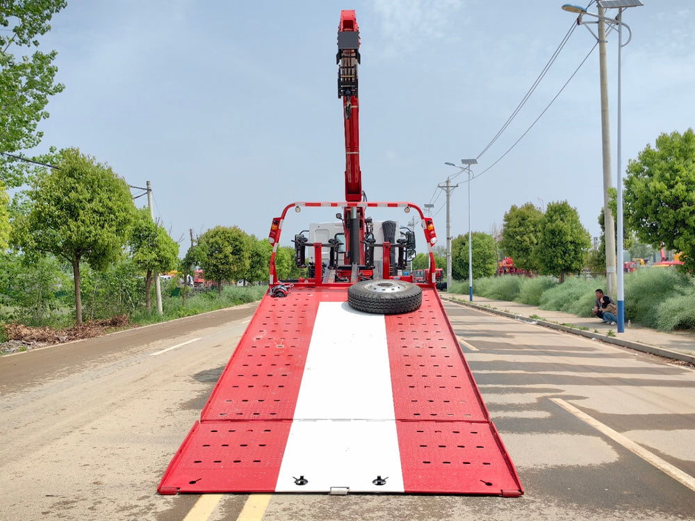 Liuzhou Chenglong Wrecker Truck with Crane