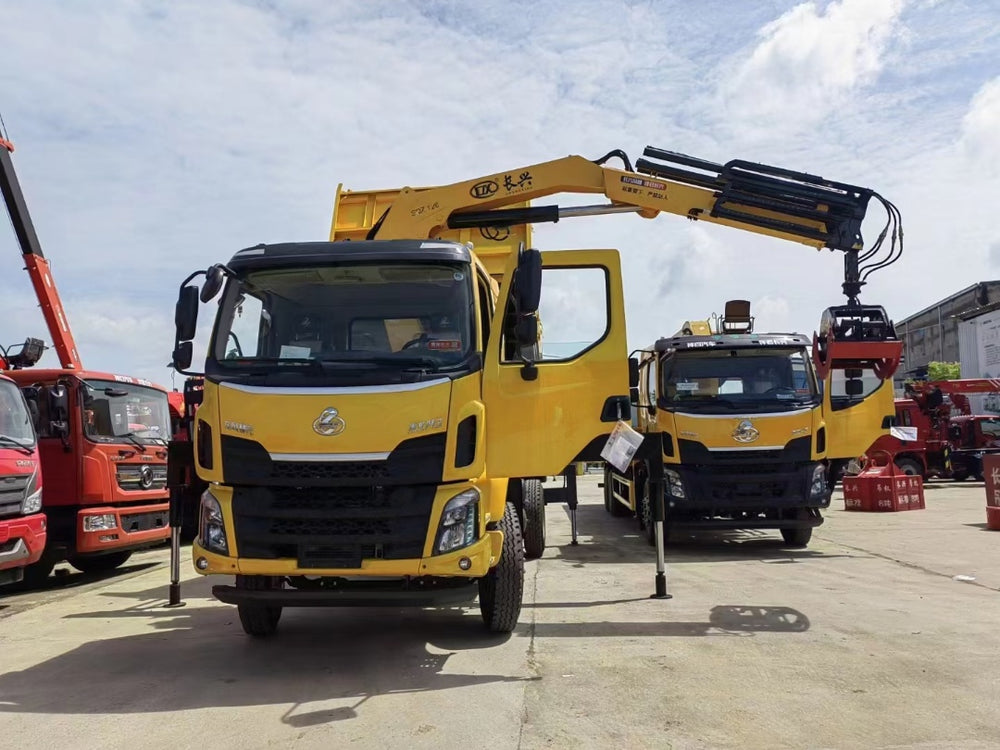 Dongfeng Liuzhou Motor Changxing 12-ton Folding Arm Truck mounted Crane