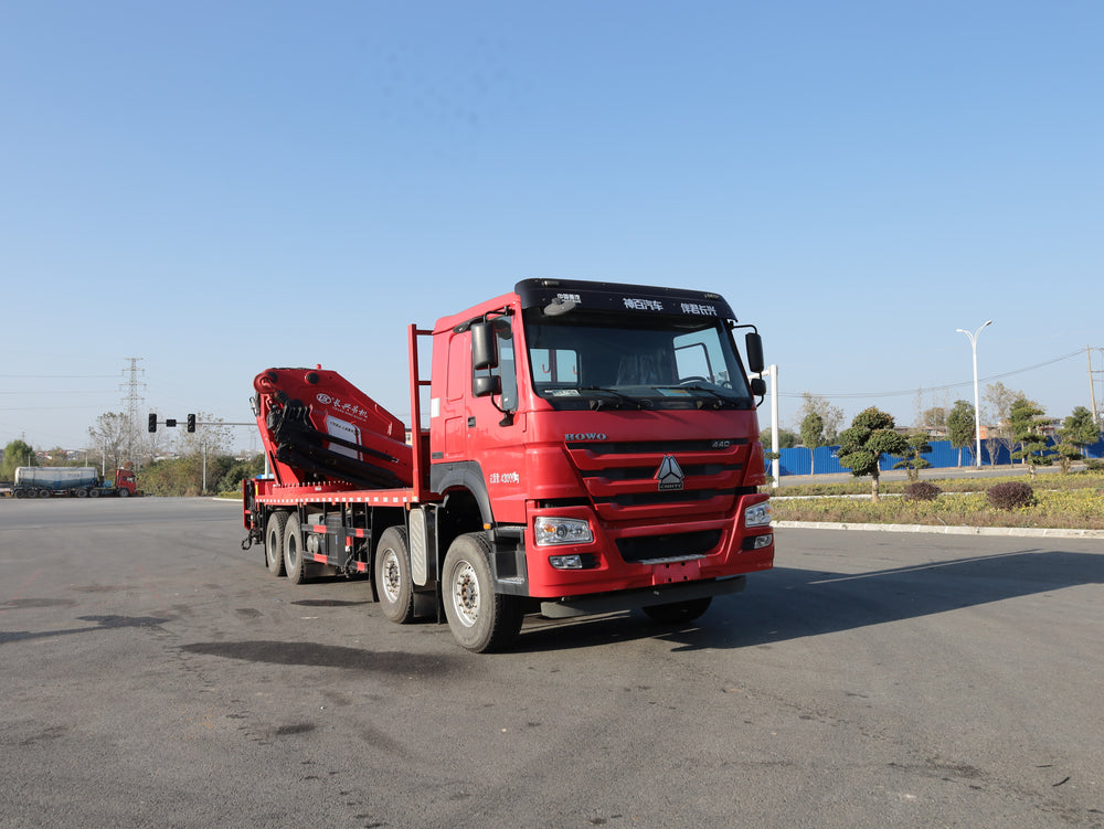Sinotruk Howo Changxing 110-ton Folding Arm Truck-mounted Crane (Rear-mounted)