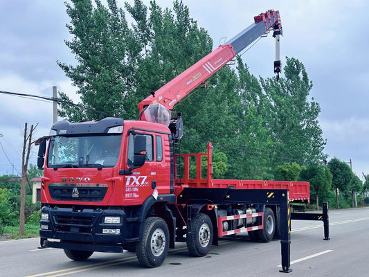 HOWO 8×4 16TPalfinger Telescopic Boom Crane - View 2 - SHENBAI Auto