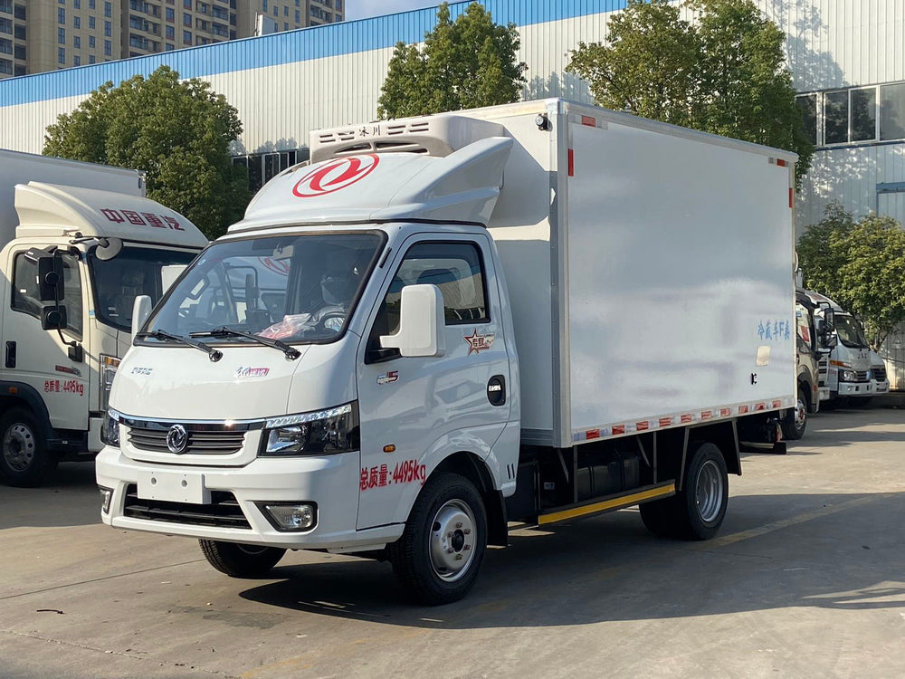 Dongfeng Tuyi Diesel 3.7m Refrigerated Truck