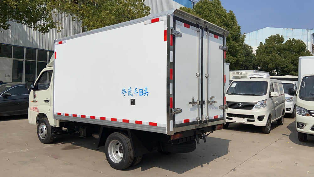 Dongfeng Tuyi Diesel 3.7m Refrigerated Truck