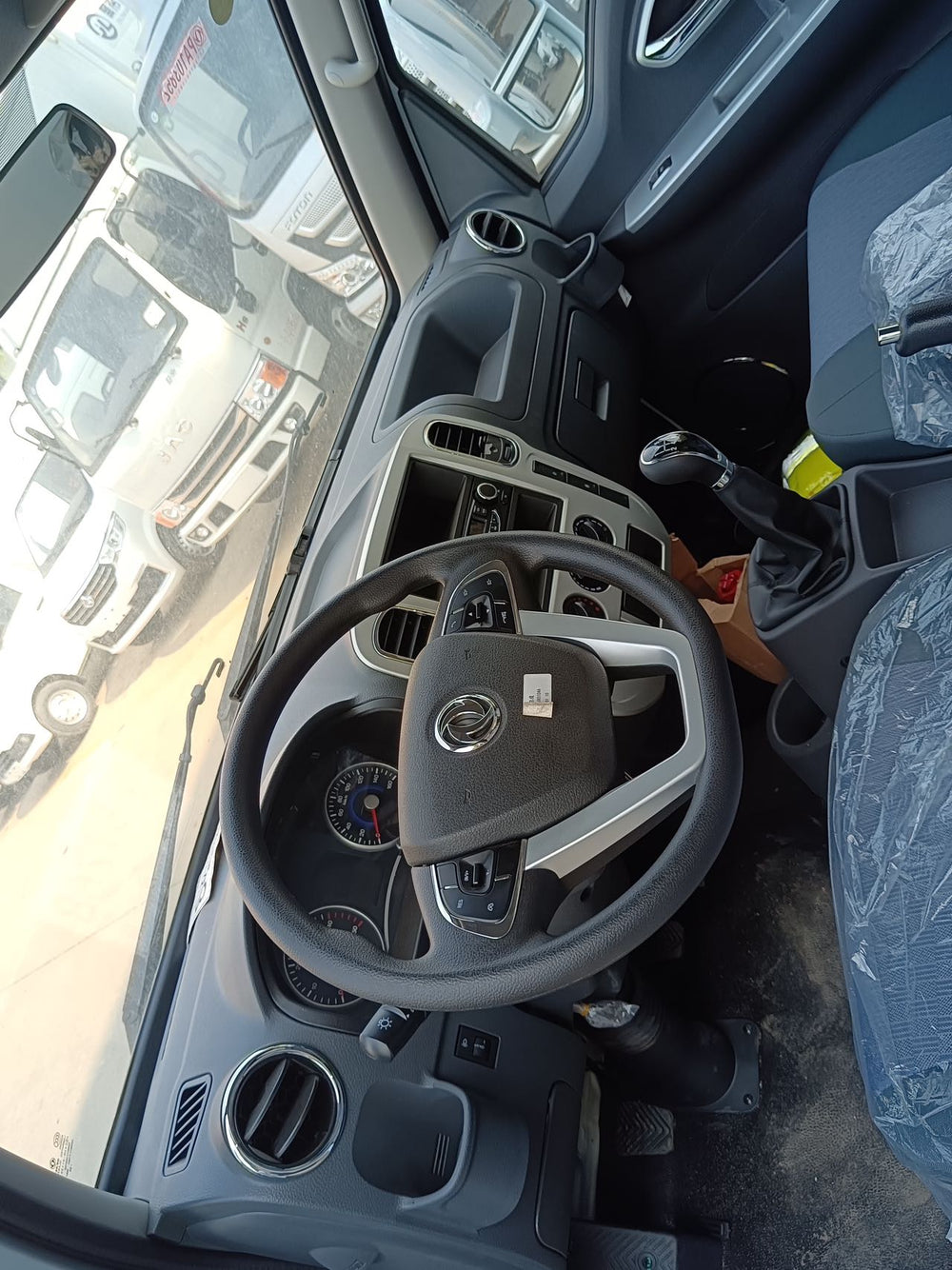 Dongfeng Tuyi Diesel 3.7m Refrigerated Truck