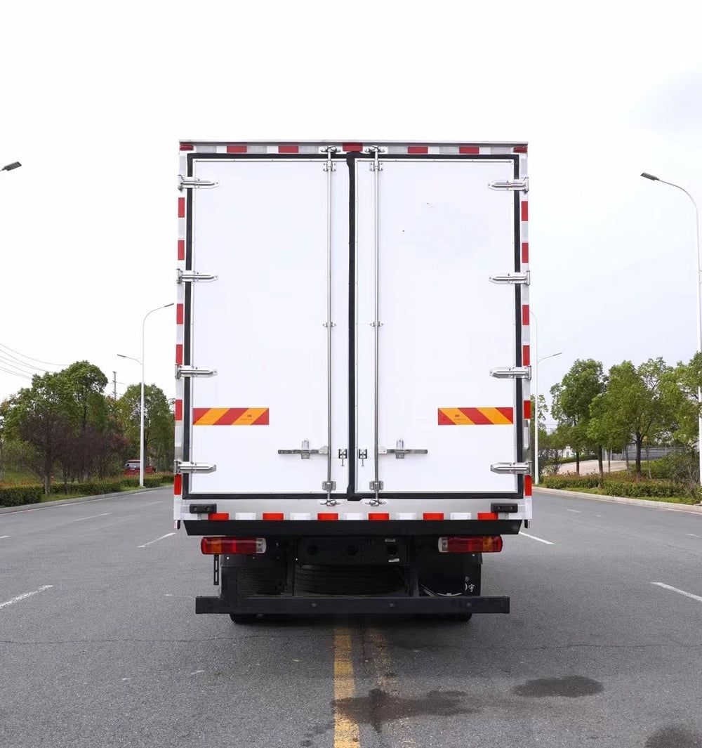 Foton Auman Planet 6.8m Refrigerated Lorry