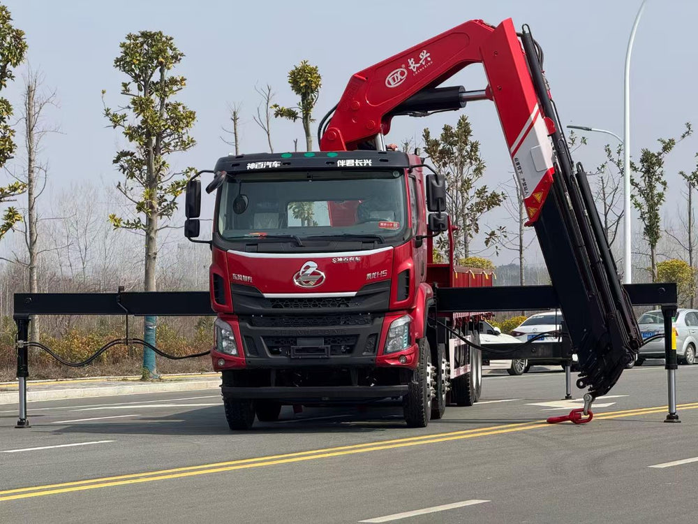 Liuzhou Motor changxing 8×4 25-ton 7-section folding boom truck crane - View 7 - SHENBAI Auto