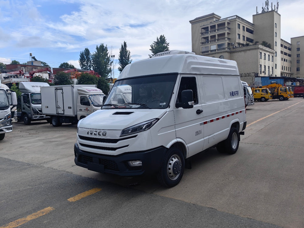 IVECO Short Wheelbase High Roof Refrigerated Van Spec Sheet