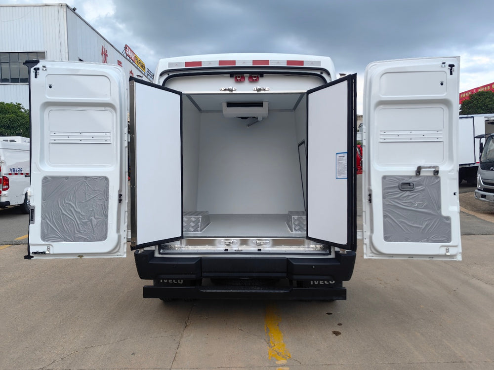 IVECO Short Wheelbase High Roof Refrigerated Van Spec Sheet