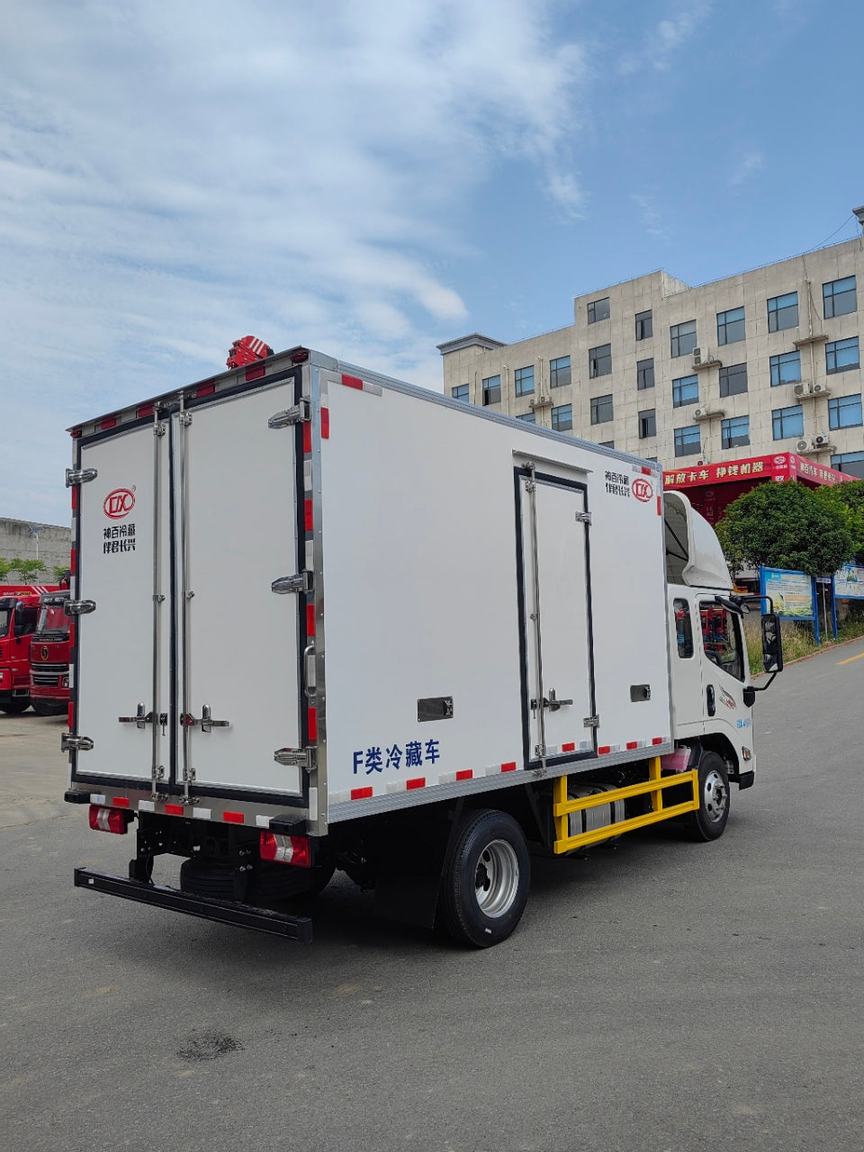 JMC New Kairun Half-row Cab 3.7m Refrigerated Truck