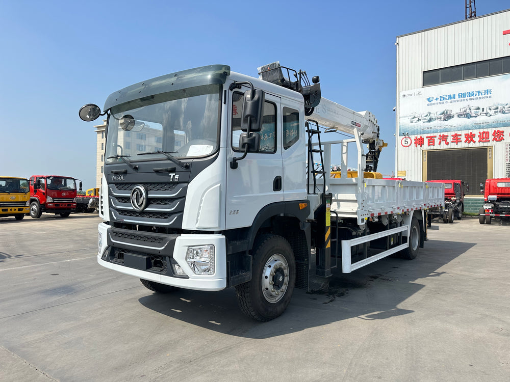 Dongfeng Euro3 4×2 Changxing 8Ton 6-section Telescopic Crane