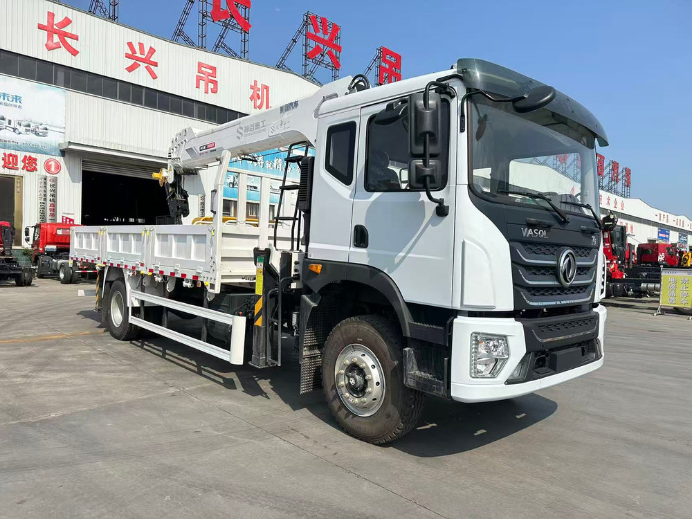 Dongfeng Euro3 4×2 Changxing 8Ton 6-section Telescopic Crane