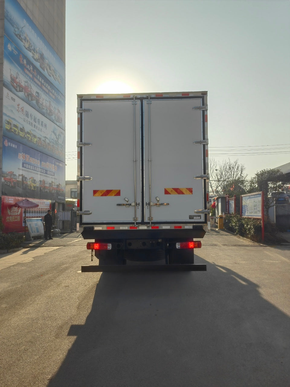 FOTON AUMAN GTL 6.8M REFRIGERATED TRUCK FULL SPEC TABLE