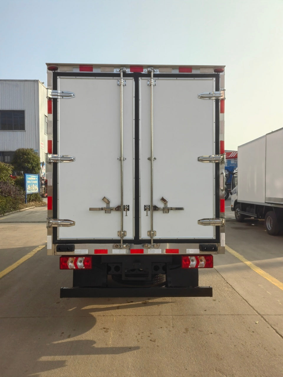 JAC SHUAILING S3 3.7M REFRIGERATED TRUCK FULL SPECIFICATION TABLE