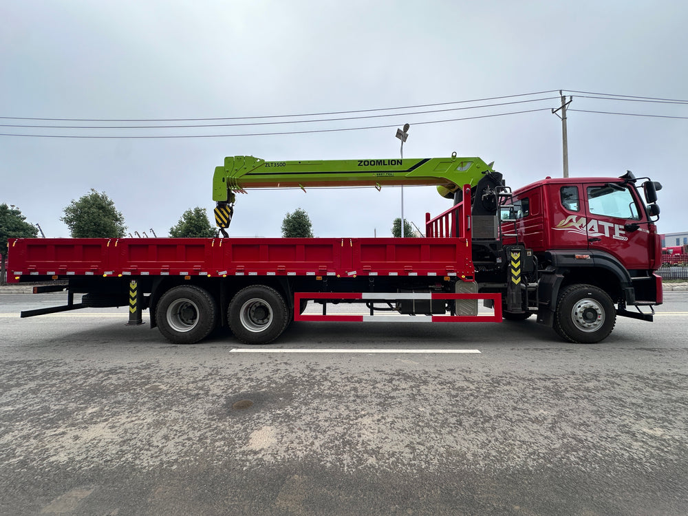 SINOTRUK HOWO MATE | Weichai 320HP | 6×4 | 9-speed | Zoomlion 14T 5-section Crane