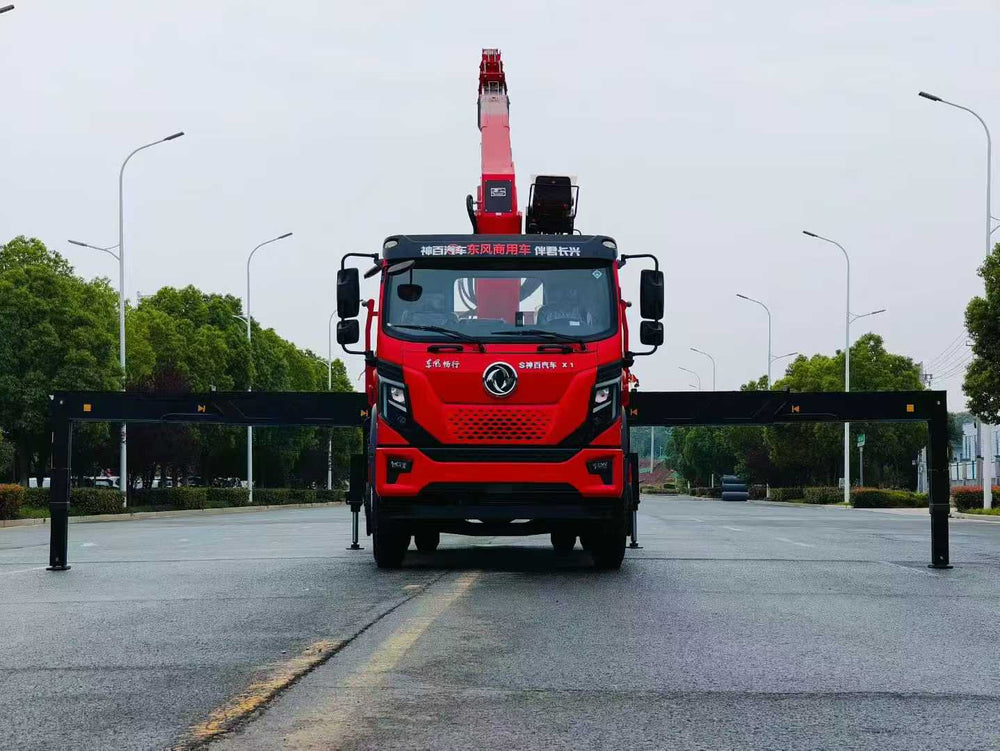 Dongfeng 4×2 Changxing 8-ton 5-section boom truck crane