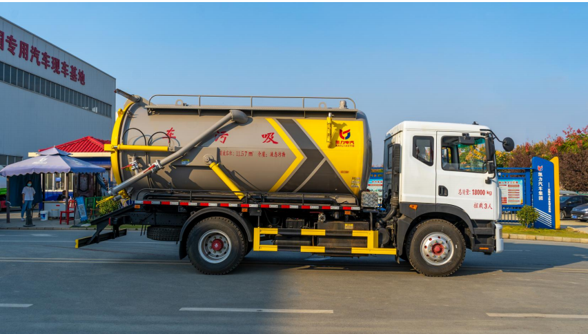Dongfeng D9 4x2 12 cubic meter sewage suction truck - View 2 - SHENBAI Auto